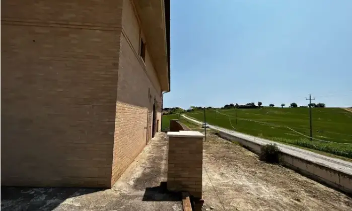 Rexer-Montecassiano-Villa-in-vendita-in-localit-Vissani-a-Montecassiano-Terrazzo