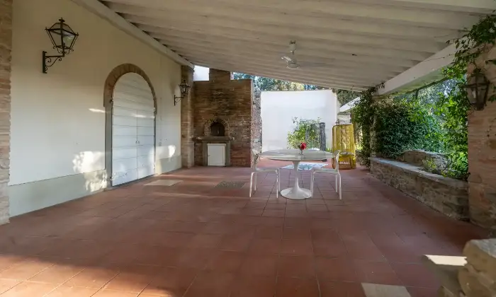 Rexer-San-Miniato-Casale-In-toscana-con-piscina-e-campo-da-tennis-Terrazzo