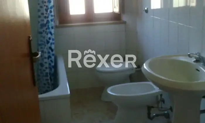 Rexer-Trecchina-Comodo-Appartamento-splendida-piazza-Trecchina-km-Maratea-Altro