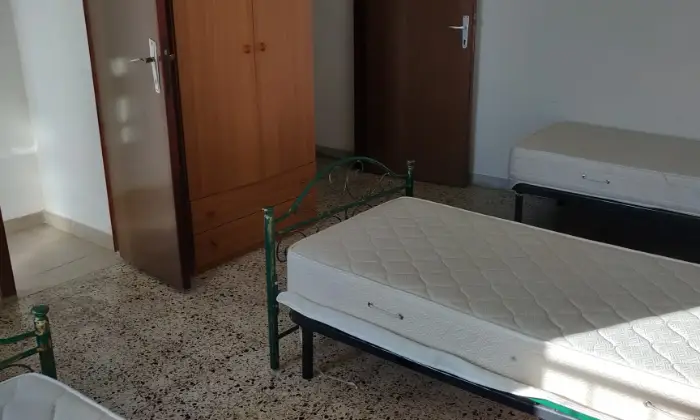 Rexer-Laureana-di-Borrello-Casa-in-vendita-in-via-Giuseppe-Garibaldi-Laureana-di-Borrello-CameraDaLetto
