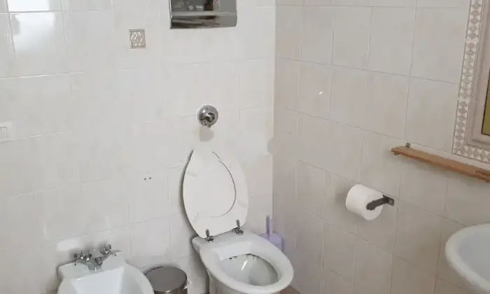 Rexer-Ragusa-Vendesi-appartamento-via-Santissimo-Salvatore-Centro-Ragusa-Bagno