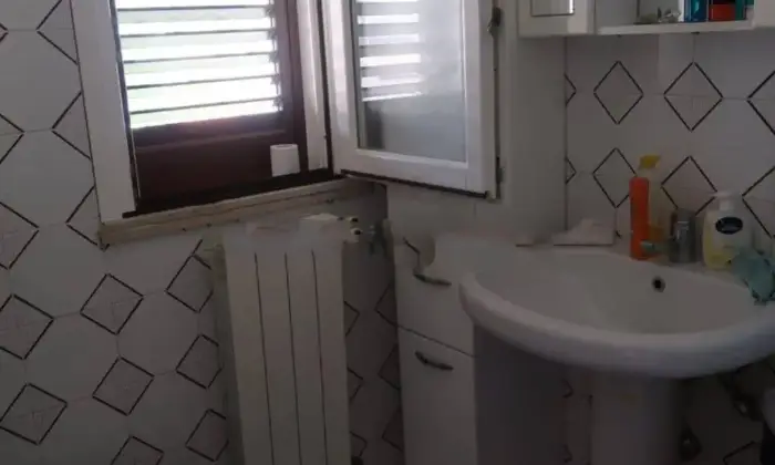 Rexer-Piana-degli-Albanesi-Vendesi-appartamento-in-via-Giacomo-Matteotti-a-Piana-degli-Albanesi-Bagno
