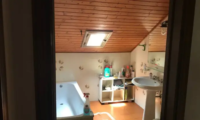 Rexer-Frassinoro-Appartamento-via-Centrale-Piandelagotti-Frassinoro-BAGNO
