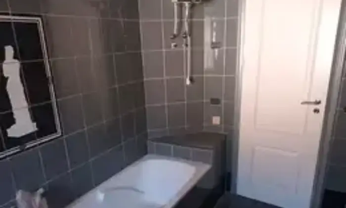 Rexer-Pisciotta-Appartamento-in-vendita-in-via-Salerno-Pisciotta-Bagno