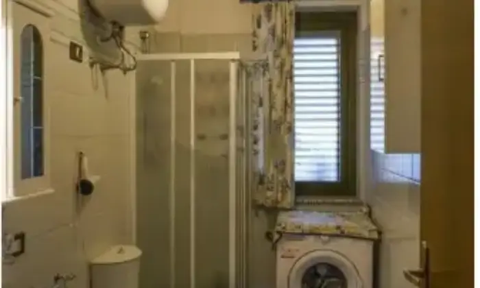 Rexer-Mascali-Trilocale-in-vendita-in-via-Carrata-Bagno