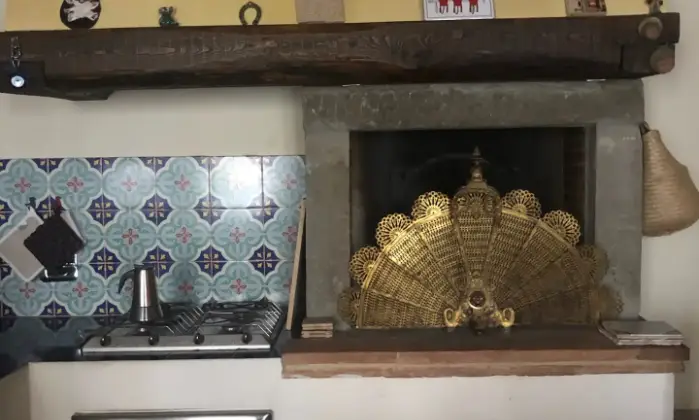 Rexer-Bucine-Casa-in-vendita-nel-romantico-borgo-di-Pietraviva-Cucina