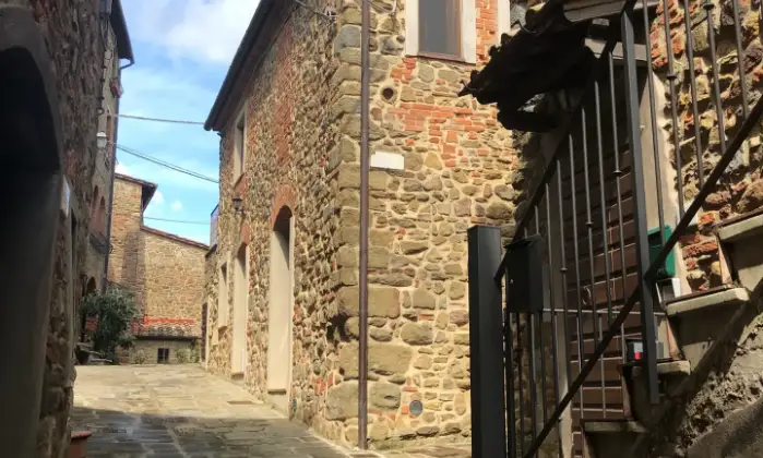Rexer-Bucine-Casa-in-vendita-nel-romantico-borgo-di-Pietraviva-Altro