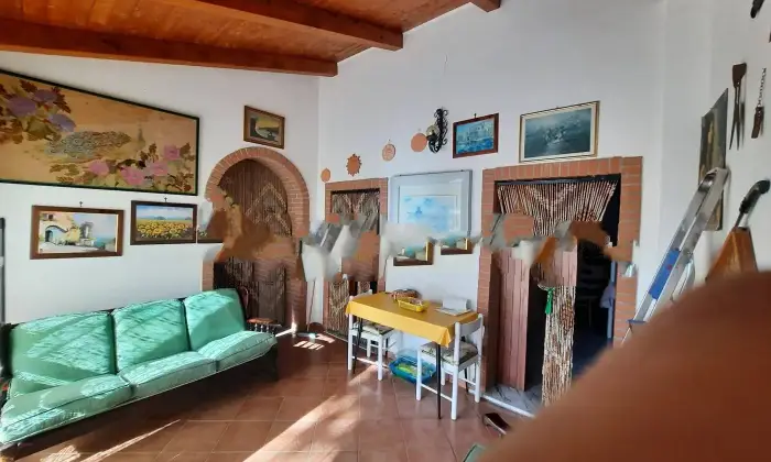 Rexer-Cosentini-Vendesi-casa-con-terreno-in-via-Carretiello-Roccadaspide-Altro