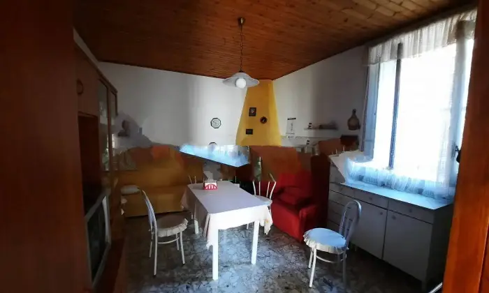 Rexer-Cosentini-Vendesi-casa-con-terreno-in-via-Carretiello-Roccadaspide-Altro