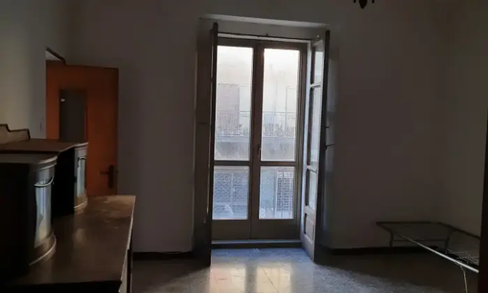 Rexer-Girifalco-Palazzo-con-due-negozi-e-due-appartamenti-Altro