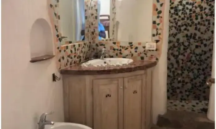 Rexer-Liscia-di-Vacca-Trilocale-in-vendita-in-via-Casi-Bianchi-ad-Arzachena-Bagno