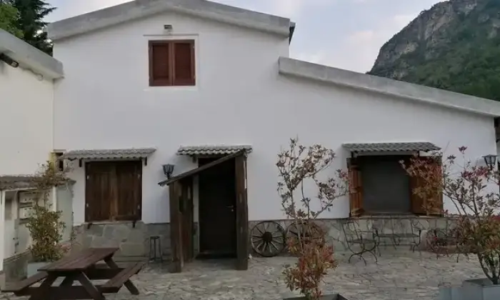 Rexer-Entracque-Complesso-immobiliare-in-vendita-a-ENTRACQUE-CN-Terrazzo