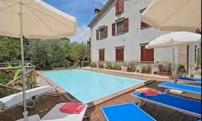 Rexer-Mondavio-Villa-Lieta-Sosta-Garage