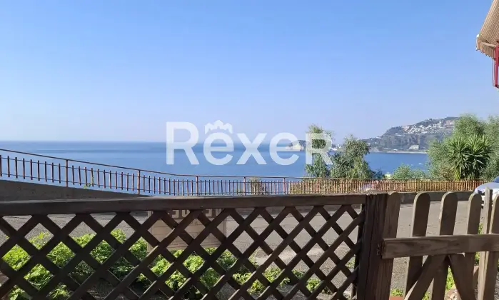 Rexer-Letojanni-Bilocale-fronte-e-vista-mare-a-Letojanni-Altro