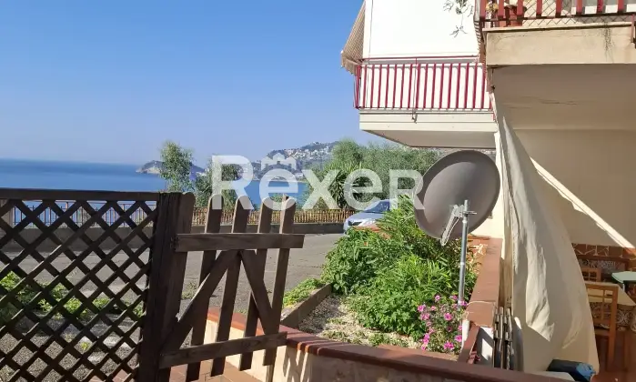 Rexer-Letojanni-Bilocale-fronte-e-vista-mare-a-Letojanni-Altro