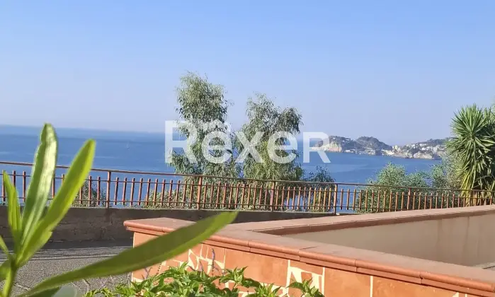 Rexer-Letojanni-Bilocale-fronte-e-vista-mare-a-Letojanni-Altro
