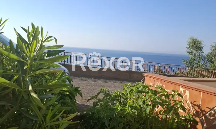 Rexer-Letojanni-Bilocale-fronte-e-vista-mare-a-Letojanni-Altro