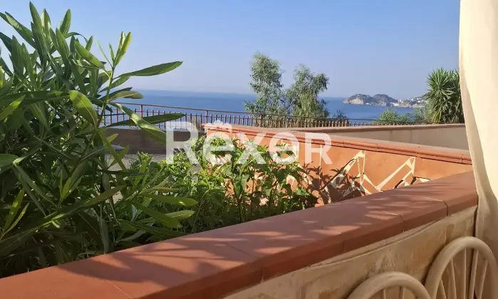 Rexer-Letojanni-Bilocale-fronte-e-vista-mare-a-Letojanni-Altro