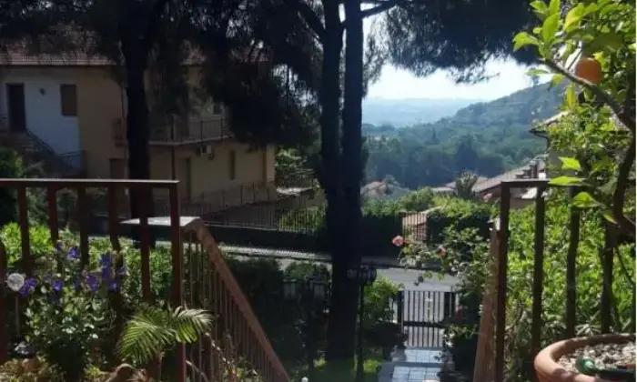 Rexer-Trecastagni-Villetta-a-schiera-in-affitto-in-via-Papa-Giovanni-XXIII-TERRAZZO