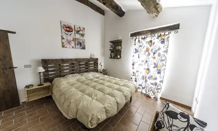Rexer-cingoli-Casa-di-campagna-vicino-Cingoli-CameraDaLetto