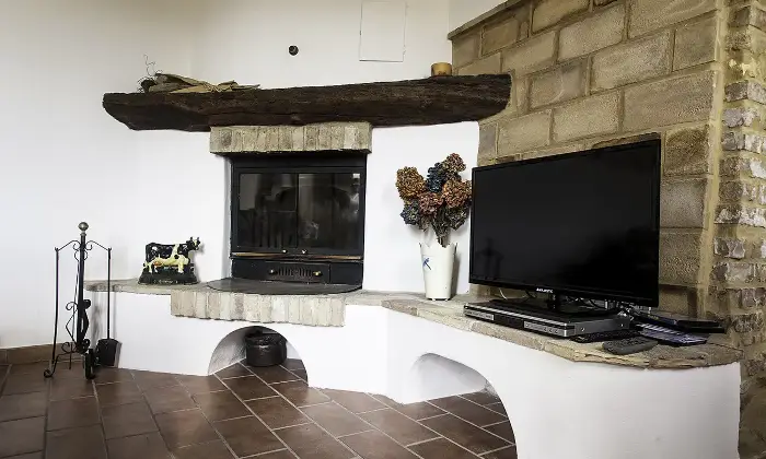 Rexer-cingoli-Casa-di-campagna-vicino-Cingoli-Salone