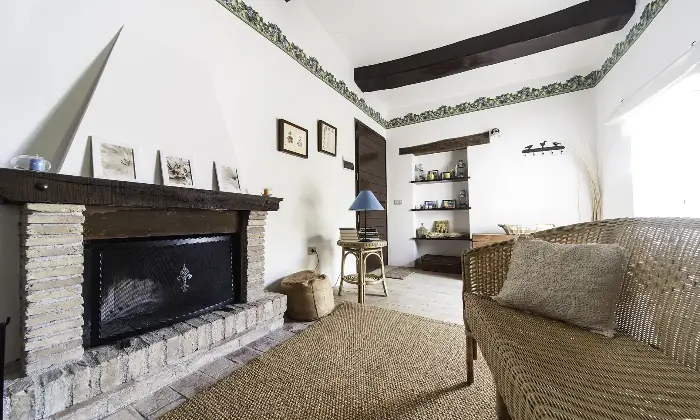 Rexer-cingoli-Casa-di-campagna-vicino-Cingoli-Salone