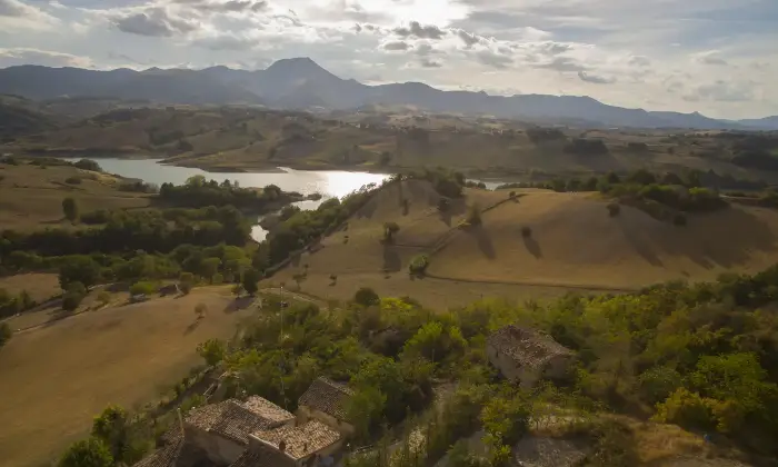 Rexer-cingoli-Casa-di-campagna-vicino-Cingoli-Altro