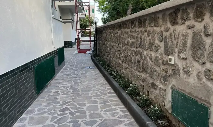 Rexer-Ischia-Appartamento-ristrutturato-con-veranda-e-cantina-Ischia-Terrazzo