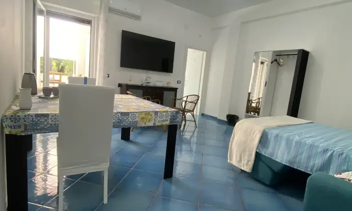 Rexer-Ischia-Appartamento-ristrutturato-con-veranda-e-cantina-Ischia-Altro