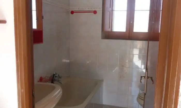 Rexer-Lauria-Casa-in-vendita-in-Contrada-Valle-Salomone-a-Lauria-BAGNO