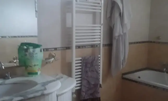 Rexer-Polla-Vendesi-Casa-a-Polla-Bagno