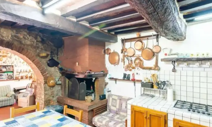 Rexer-Cortona-Terratetto-unifamiliare-con-due-ingressi-indipendenti-nella-frazione-di-Camucia-a-Cortona-Cucina