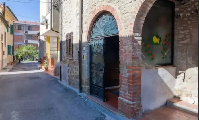 Rexer-Cortona-Terratetto-unifamiliare-con-due-ingressi-indipendenti-nella-frazione-di-Camucia-a-Cortona-Terrazzo