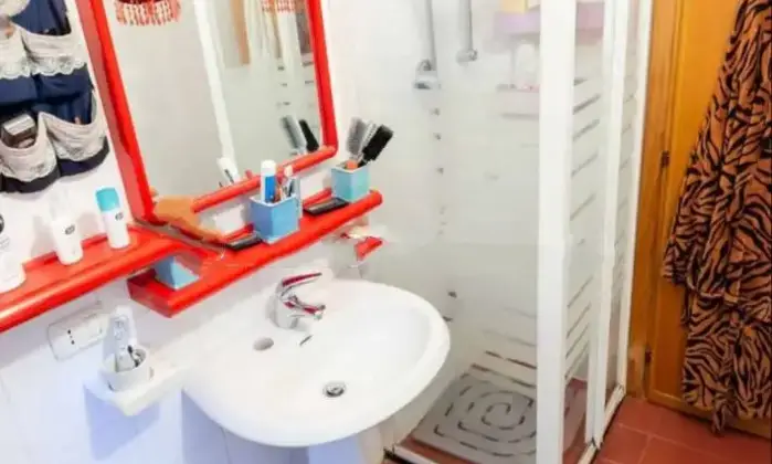 Rexer-Cortona-Terratetto-unifamiliare-con-due-ingressi-indipendenti-nella-frazione-di-Camucia-a-Cortona-Bagno