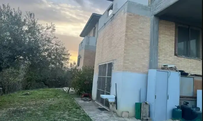 Rexer-Pianella-Vendesi-Villa-Pianella-Giardino