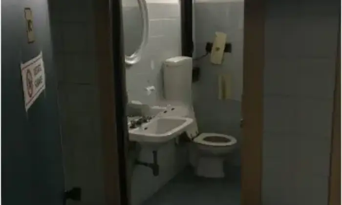 Rexer-Ravenna-Vendesi-Ufficio-in-vendita-in-via-Cavina-a-Ravenna-Bagno