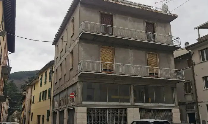 Rexer-Pieve-Santo-Stefano-Vendesi-Locale-Commerciale-a-Pieve-Santo-Stefano-Terrazzo