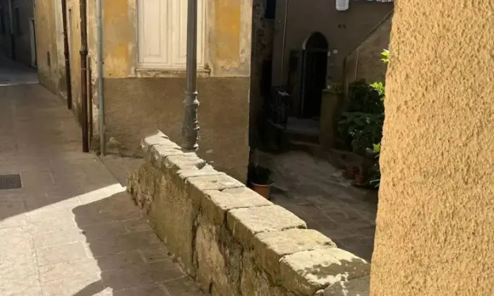 Rexer-Manciano-Quadrilocale-via-Settembre-Centro-Manciano-Cantina