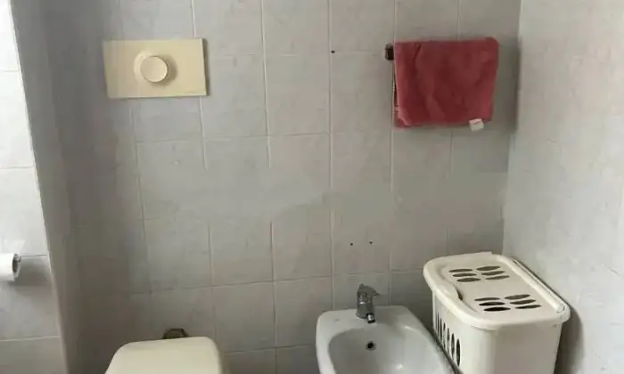 Rexer-Malgesso-Bilocale-a-Bardello-con-Malgesso-e-Bregano-Bagno