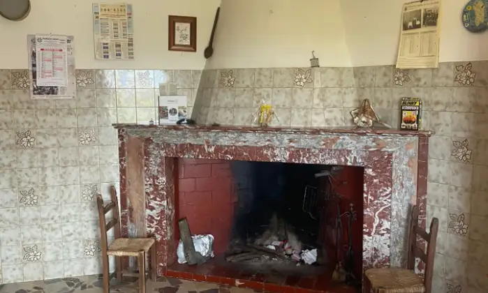 Rexer-San-Basilio-Vendesi-appartamento-con-cantina-a-SAN-BASILIO-SU-SALONE