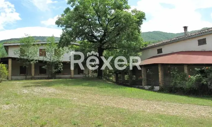 Rexer-Fabriano-Villa-in-vendita-a-Piano-Altro