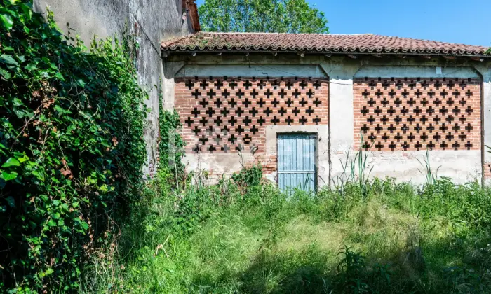 Rexer-Bagnolo-San-Vito-Loghino-mantovano-da-ristrutturare-ideale-per-finalit-turistiche-ALTRO