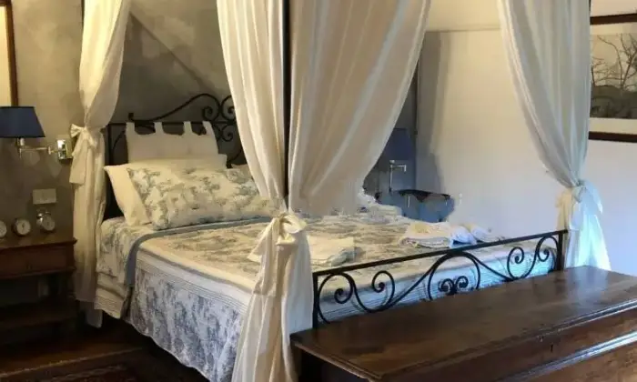 Rexer-Montaione-Rustico-in-vendita-in-via-Ribaldi-a-Montaione-CameraDaLetto