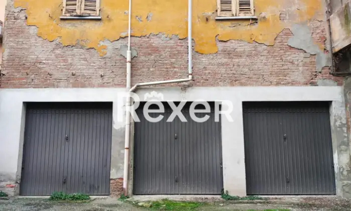 Rexer-TORTONA-Caseggiato-residenziale-con-negozi-a-pochi-passi-dal-centro-di-Tortona-Altro