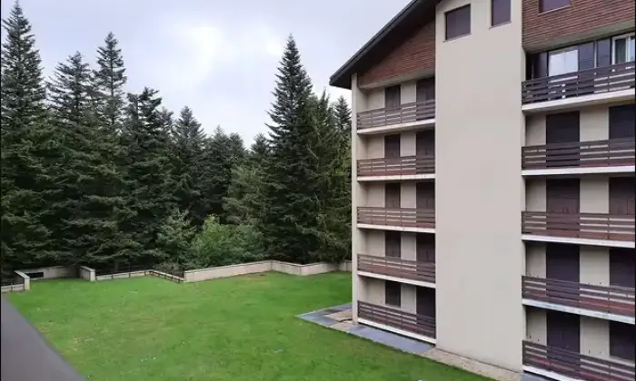Rexer-Abetone-Cutigliano-Appartamento-in-vendita-in-via-Brennero-ad-Abetone-Giardino