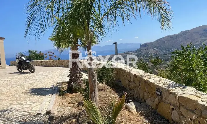Rexer-Castellammare-del-Golfo-Villa-con-piscina-con-vista-panoramica-a-Castellammare-del-Golfo-Altro