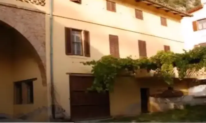 Rexer-Foligno-Rustico-in-vendita-in-Piazza-Umberto-I-a-Pale-Foligno-Garage