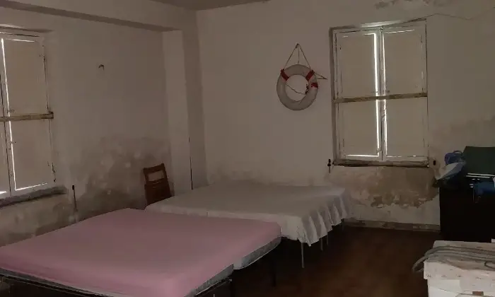 Rexer-Castelnuovo-Cilento-Villa-indipendente-unifamiliare-da-ristrutturare-a-Castelnuovo-Cilento-CameraDaLetto