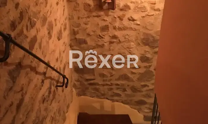 Rexer-Montalcino-Vendesi-casa-indipendente-in-borgo-di-Mezzo-Montalcino-Altro