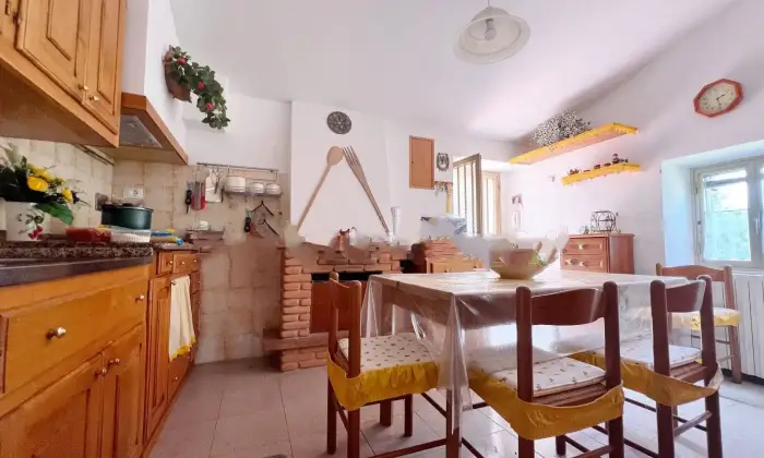 Rexer-Villa-Santa-Maria-Casalecascina-in-vendita-in-contrada-Montebello-CUCINA